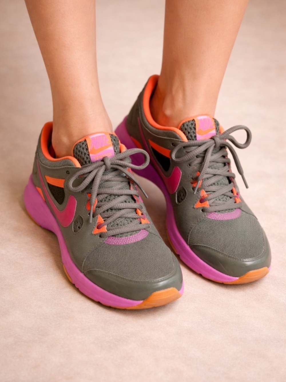 Nike Women’s Training Sneakers Gray Orange Pink Size 6.5 Athletic Gym Shoes - Picture 10 of 10